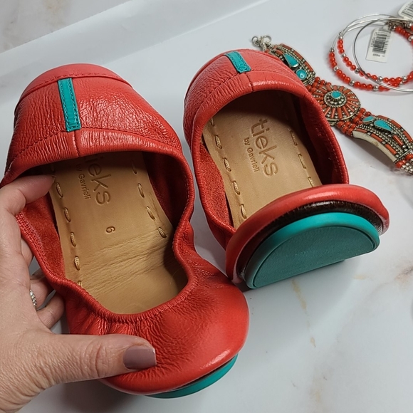 Sold Tieks limited edition poppy coral red - Picture 4 of 13